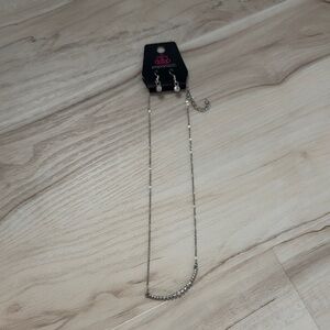 Paparazzi Silver Necklace Elegant Jewelry